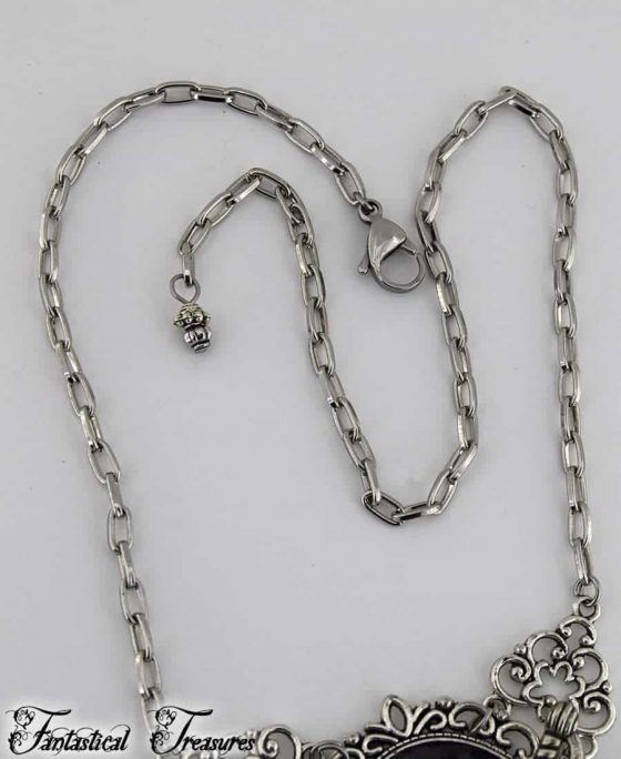 Stainless steel chain close up on pirate skull necklace